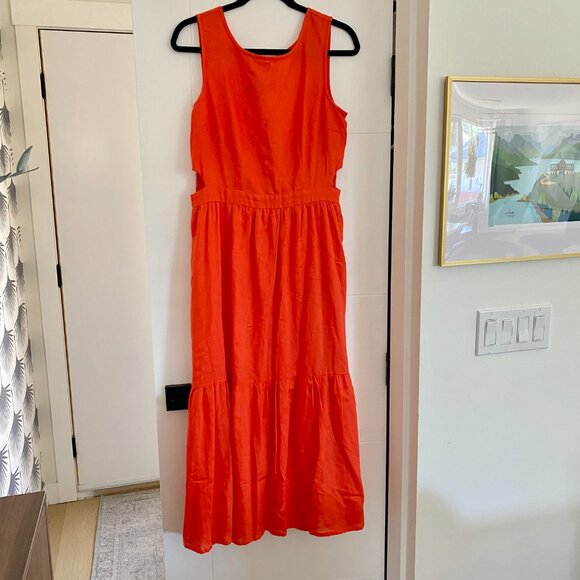 Japna peep-hole open back dress - Picture 4 of 9